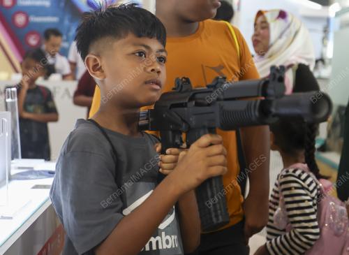 PAMERAN MARITIM DAN AEROANGKASA LANGKAWI