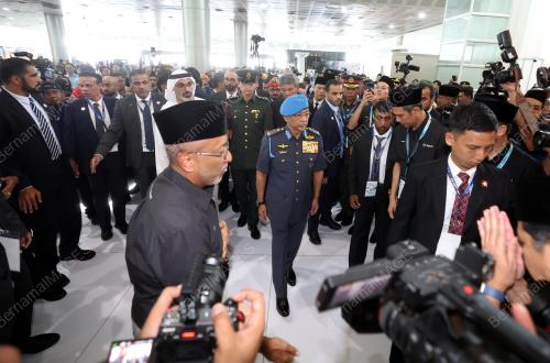 AL-SULTAN ABDULLAH RI'AYATUDDIN AL-MUSTAFA BILLAH SHAH