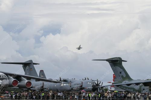 PAMERAN ANTARABANGSA MARITIM DAN AEROANGKASA LANGKAWI 2025