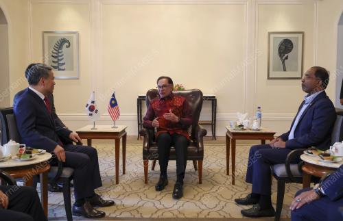 DATUK SERI ANWAR IBRAHIM