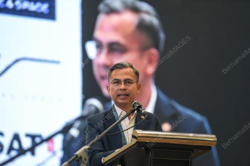 FAHMI FADZIL