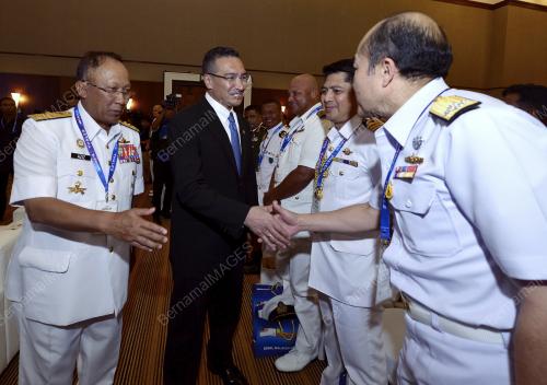 LIMA59_17032015_NAVY