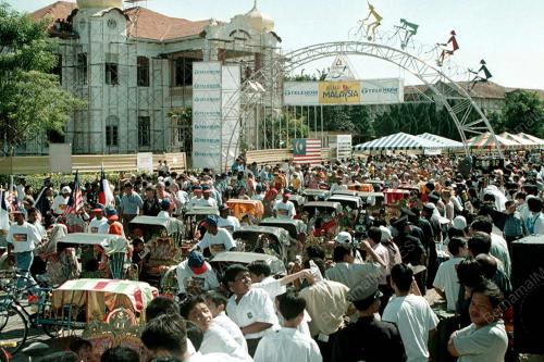 LTDL04-030200_ORANG_RAMAI_07012016