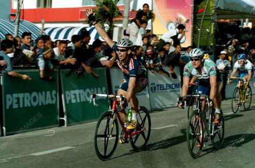 LTDL04-28_01_2000 AKU JUARA