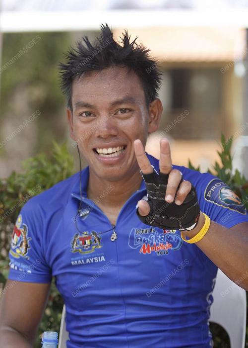 ANUAR MANAN
