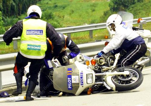 LTdL03-13_02_2001_TERJATUH_19012016
