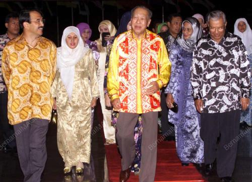 MK01-13_01_2001_AGONG_A_FAMOSA_18012016