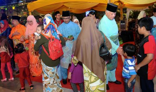 MK01_01072017_RAYA
