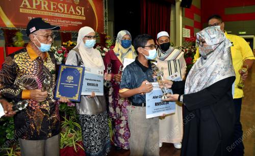 DATUK MAS ERMIEYATI SAMSUDIN