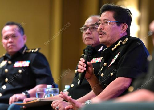 DATUK SERI AZAM BAKI