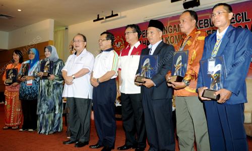 MK01_02102012_DOMPOK_ANUGERAH-1