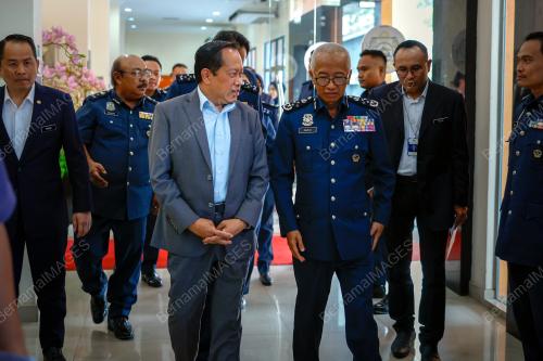 DATUK SERI AHMAD MASLAN