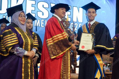 DATUK DR MOHD ZAHARI ISMAIL