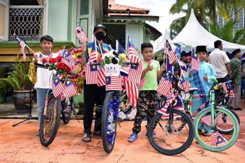 BASIKAL BERHIAS BENDERA