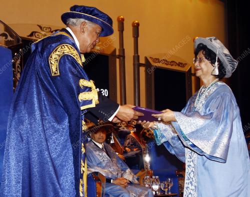 TUN MOHD KHALIL YAAKOB