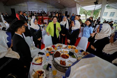 DAME CINDY KIRO
