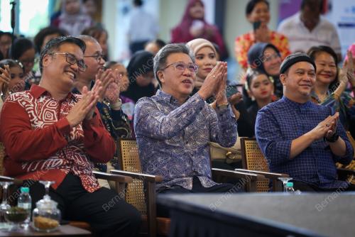 DATUK SERI WONG CHUN WAI