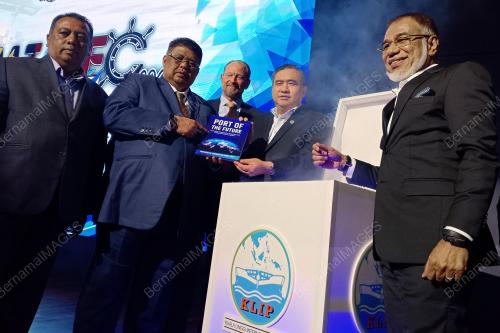DATUK SERI AB RAUF YUSOH