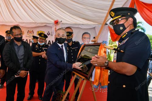 DATUK SERI IR WEE KA SIONG