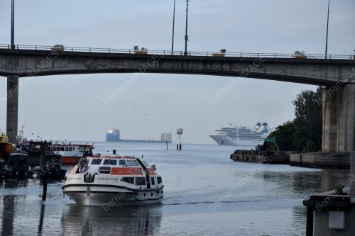 PELANCONGAN KAPAL PERSIARAN