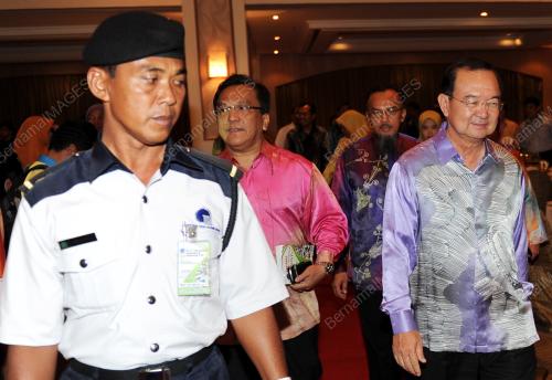 MK01_05042012_PETER_CHIN