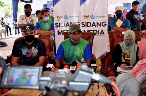 KHAIRY JAMALUDIN