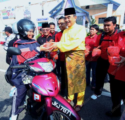 DATUK SERI MOHD ALI RUSTAM