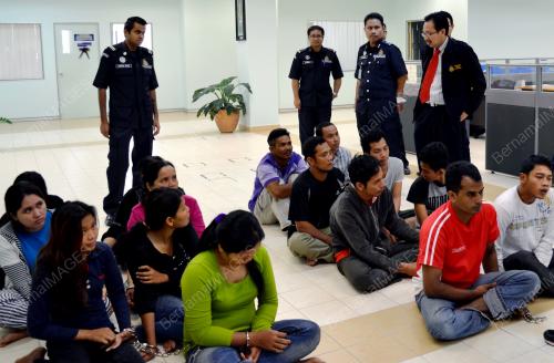 MK01_05102012_TAHAN_PATI