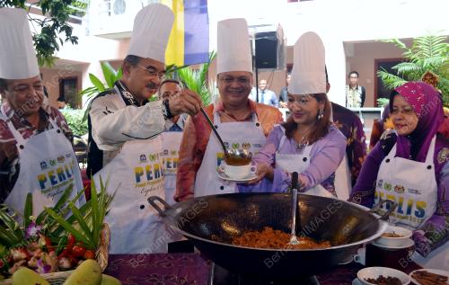 MK01_05112012_MASAKAN_PERLIS