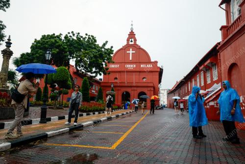 BANGUNAN STADTHYUS