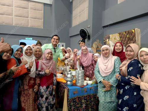 DR MUHAMAD AKMAL SALEH