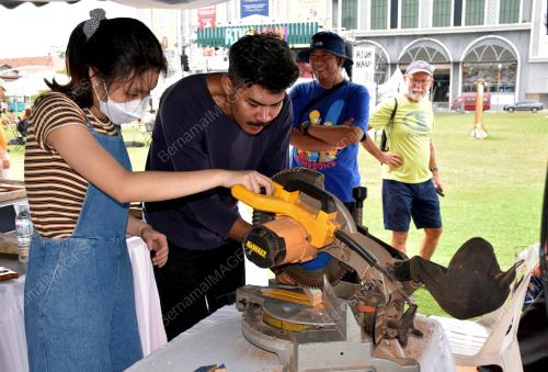 KEMBARA RIUH KELUARGA MALAYSIA