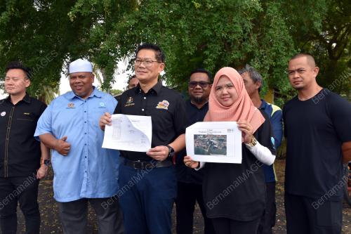 DATUK LIM BAN HONG