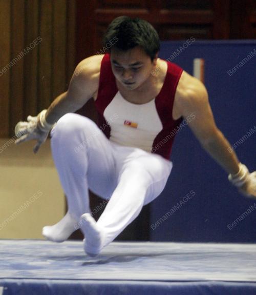GIMNASTIK LELAKI SUKMA