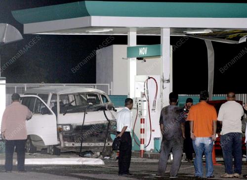 VAN TERBAKAR
