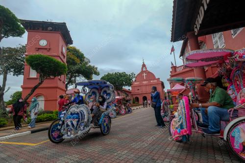 BANGUNAN STADTHUYS