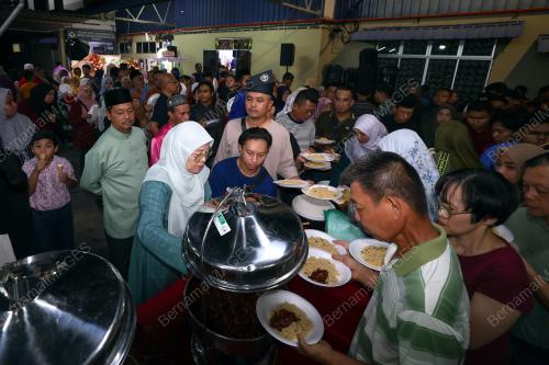 JAMUAN AIDILFITRI DUN BUKIT KATIL