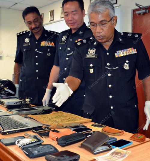 MK01_10072012_PC_POLIS