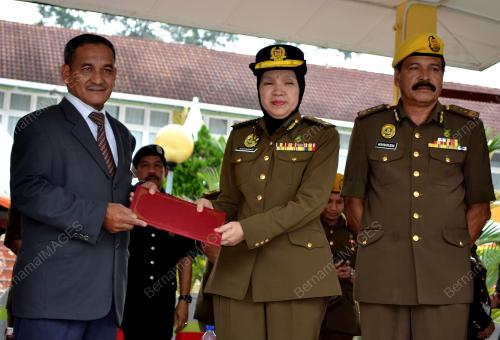 MK01_10082015_RELA_AMANAT