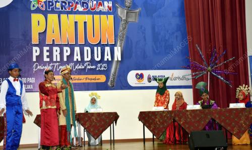 PERTANDINGAN PANTUN PERPADUAN
