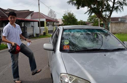 MK01_11042012_SAMSENG_KERETA