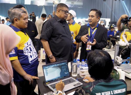DATUK SERI AB RAUF YUSOH