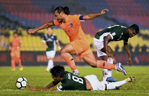 MK01_11082018_BOLA_BN201807314545