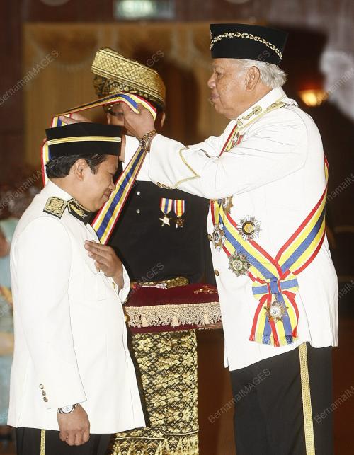 TUN MOHD KHALIL YAAKOB