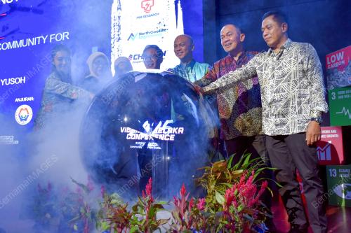 DATUK FAIRUL NIZAM ROSLAN