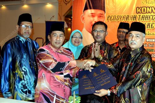 MK01_12112015_TAHFIZ_MOU