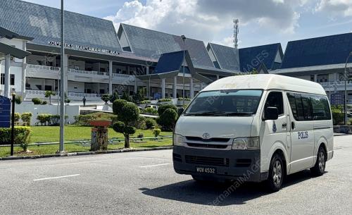 REMAN REMAJA 17 TAHUN