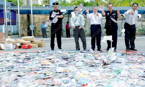 MK01_14032013_POLIS_CD