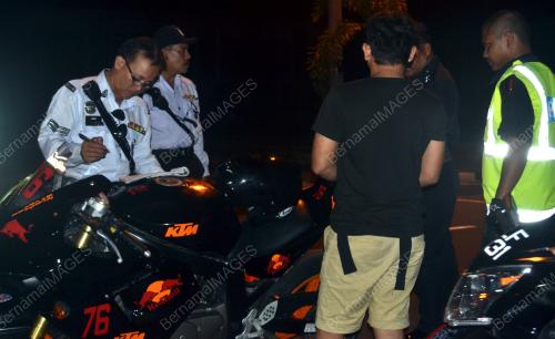 MK01_14042014_POLIS_REMPIT