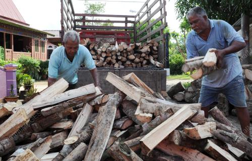 KAYU API
